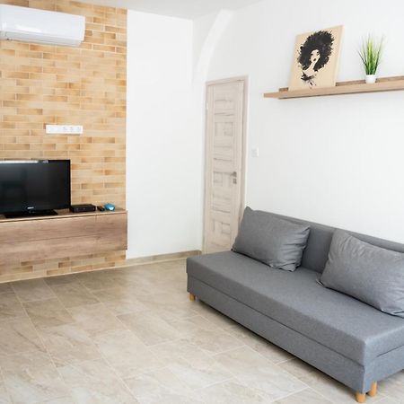 Winestone Corner Apartment Debrecen Eksteriør billede