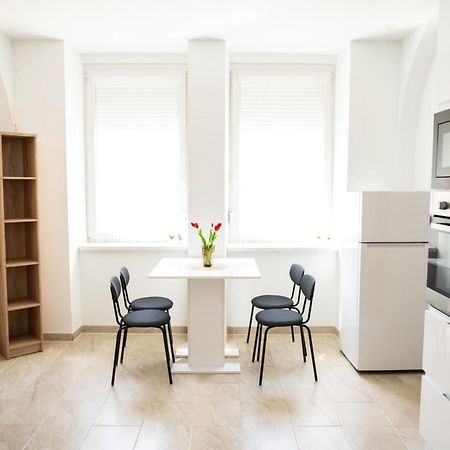 Winestone Corner Apartment Debrecen Eksteriør billede